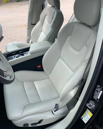 Volvo XC 60 cena 120000 przebieg: 132000, rok produkcji 2017 z Suchowola małe 191